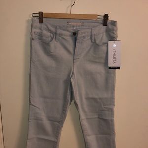 Athleta sculptek skinny crop Jean in glacier wash.